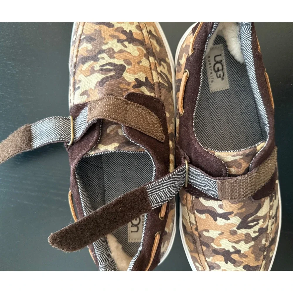 UGG Australia Kids Halfhitch Camo Slip-On Boat Shoes Boys Size‎ 6 Brown Sneakers